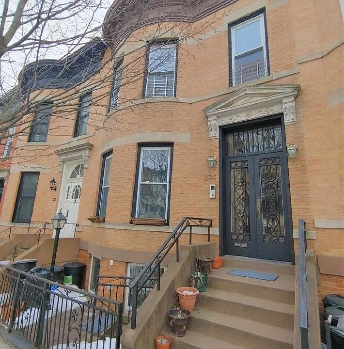 1st image of 226 Windsor Pl #2
