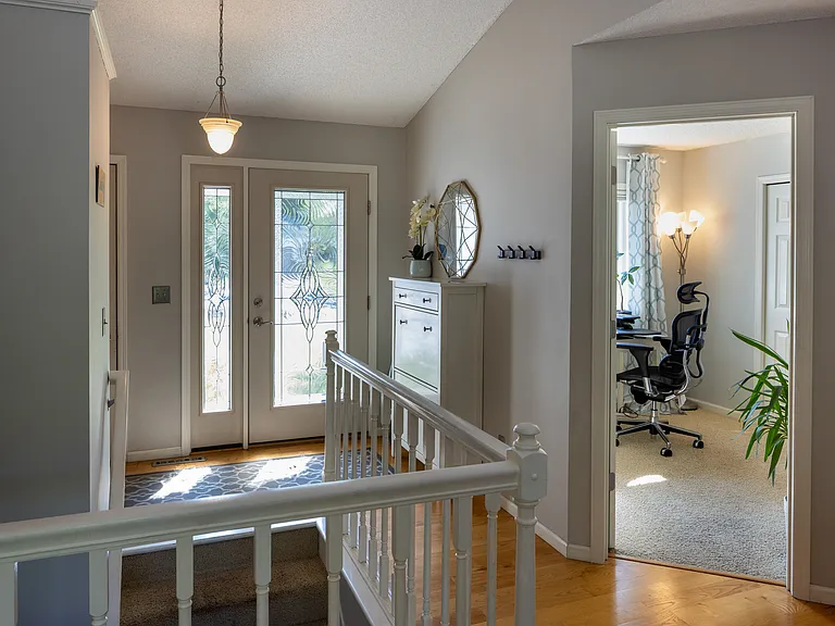 2388 Windsor Ln — Photo 9