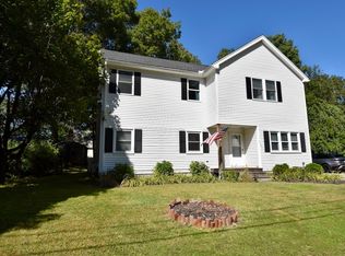9 Maid Marion St, Oxford, MA 01540