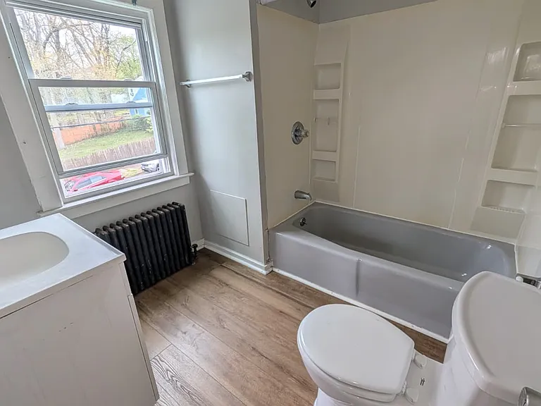 549 Valley St #22 — Photo 5