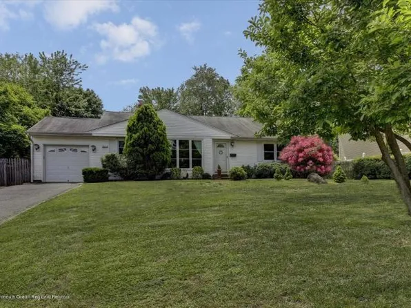 2 Orchard Ave E, Holmdel, NJ 07733