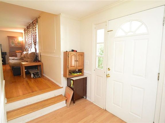 4th image of 28 Pittsford Manor Ln