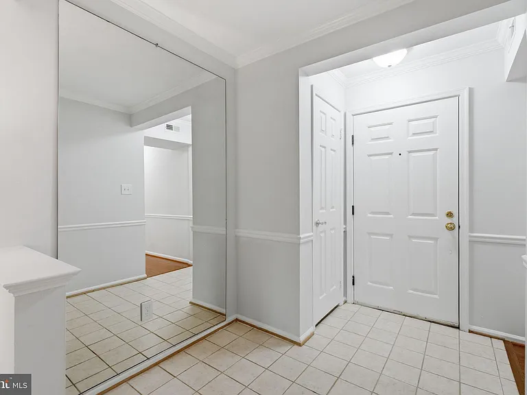 5705 Brewer House Cir #T2 — Photo 4