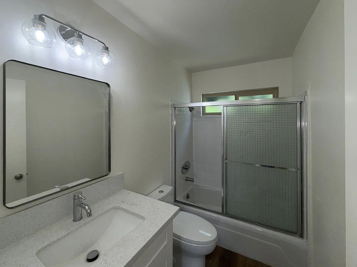 Building Photo - 1651 Golden Gate Ave #7