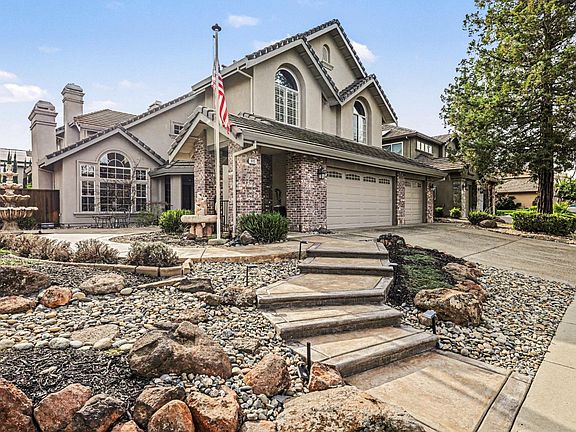 4th image of 615 Rutherford Cir