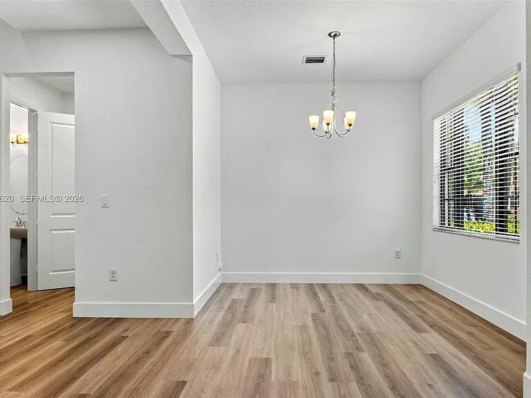 142 SW 127th Ter — Photo 33
