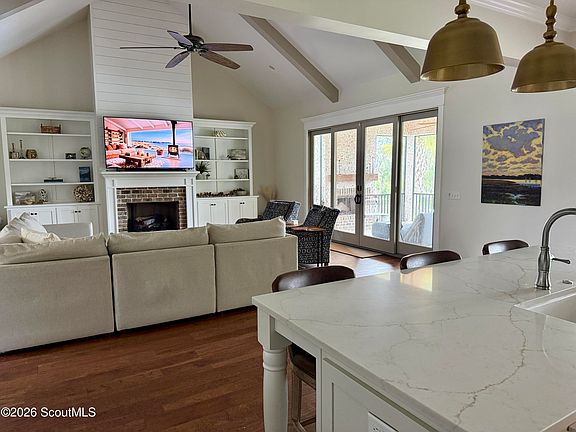 4th image of 47 Dorsey Cir