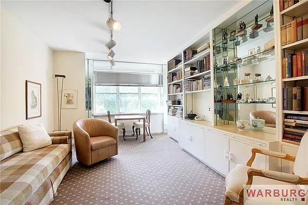 Sold by Warburg | media 20