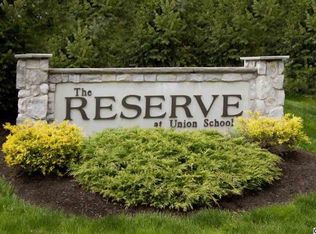 832 Jasmine Ave, Mount Joy, PA 17552