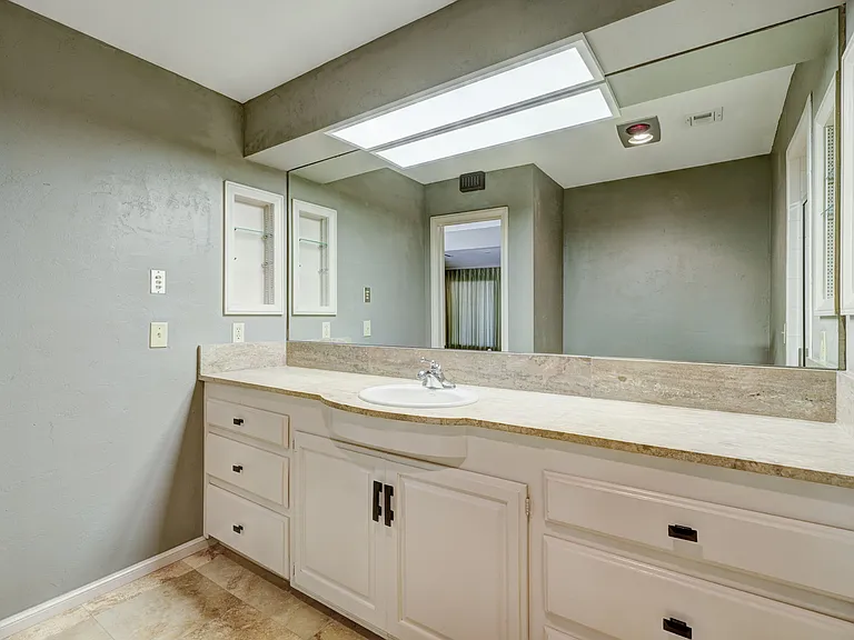 6325 Glenbrook Ct — Photo 37