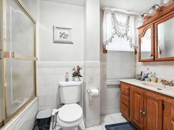 175 Van Winkle Avenue image 12 of 14