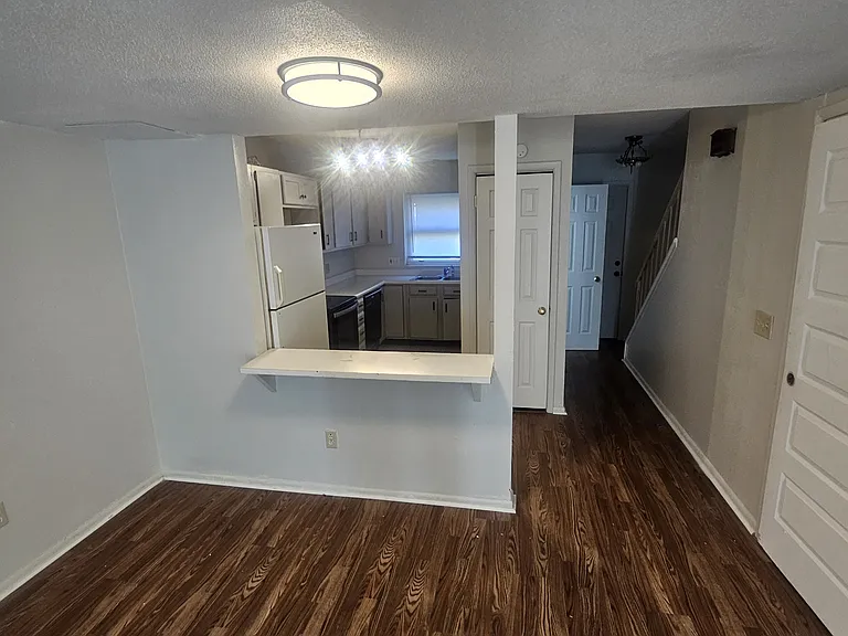 1333 Brooke Park Dr #4 — Photo 3