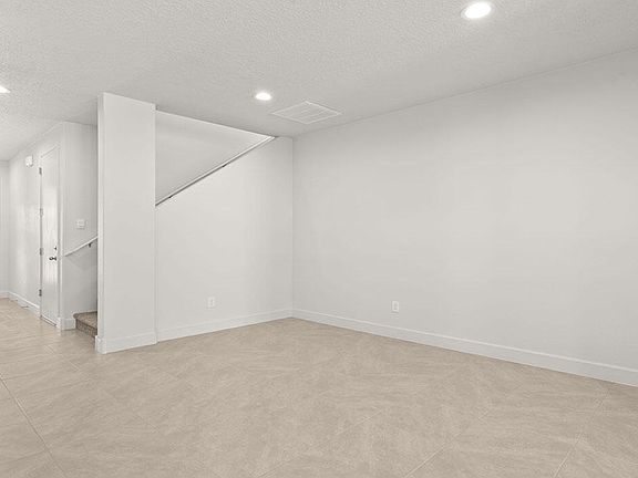 5th image of 9724 Blue Dove Pl NE
