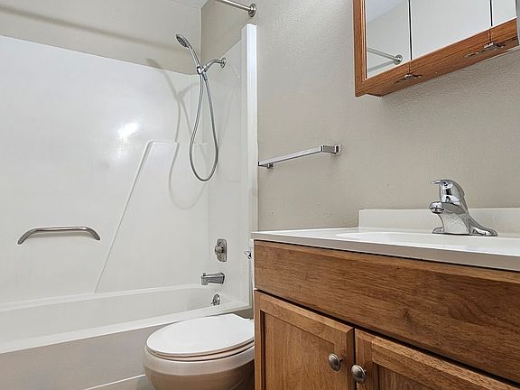 5th image of 1300 Sanlor Ave #D5a397264