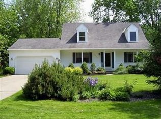 5020 Lake Rd, Sheffield Lake, OH 44054