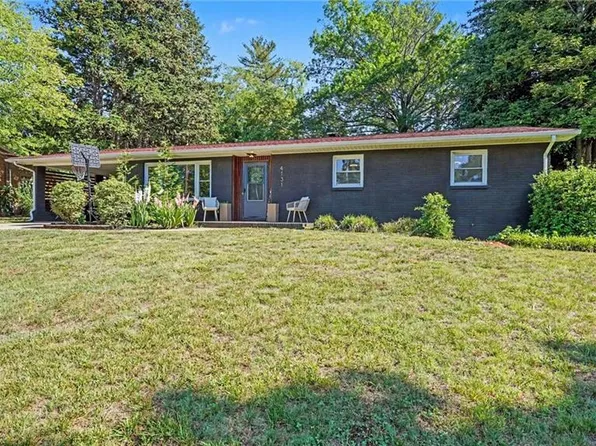 4131 Gracemont Dr, Winston Salem, NC 27106