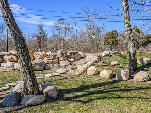 5th image of 309 Great Fields Road