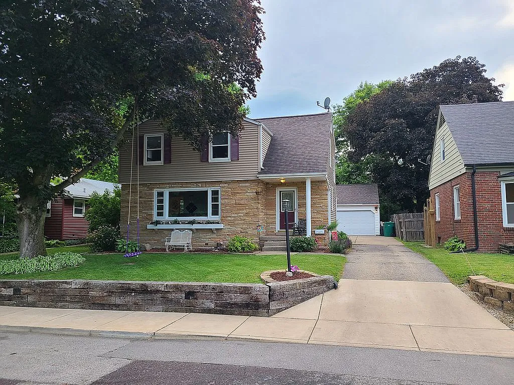 605 N Ashland Ct photo 1