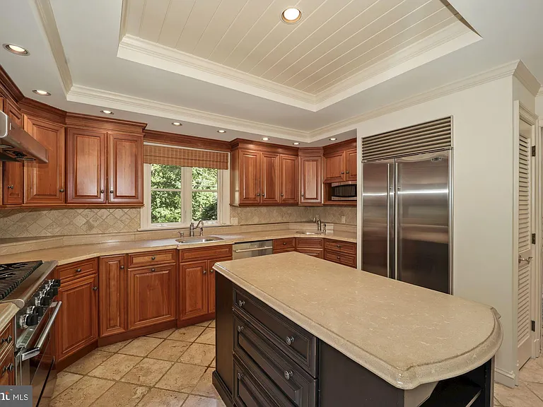 7711 Brookville Rd — Photo 9