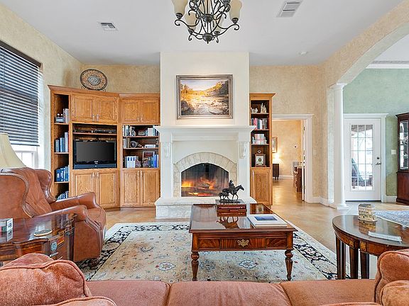 2nd image of 540 Winding Way Ct