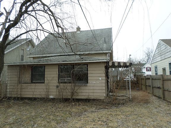 2nd image of 1140 E Bowman St
