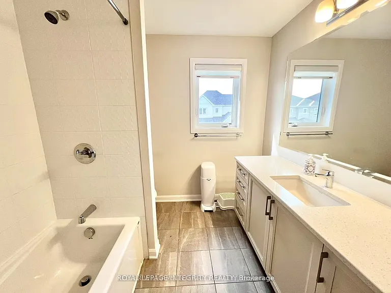 1042 Parabolica Way — Photo 23