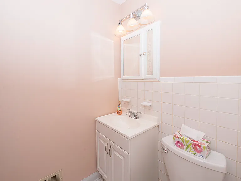 8909 N Wisner St #1 — Photo 12