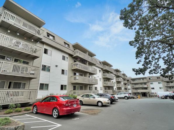 948 Esquimalt Rd #411, Esquimalt, BC V9A 6V3