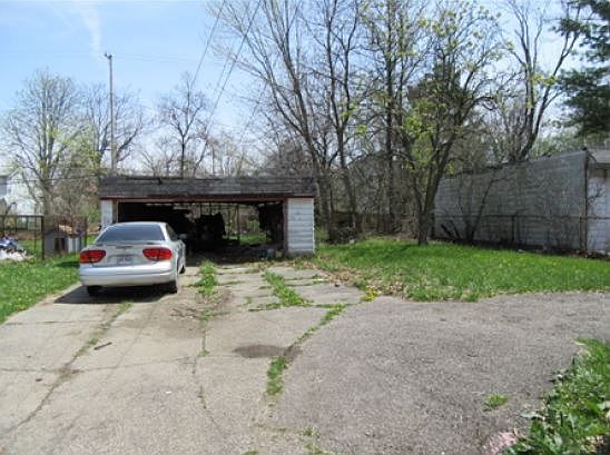 4th image of 3595 E 147th St
