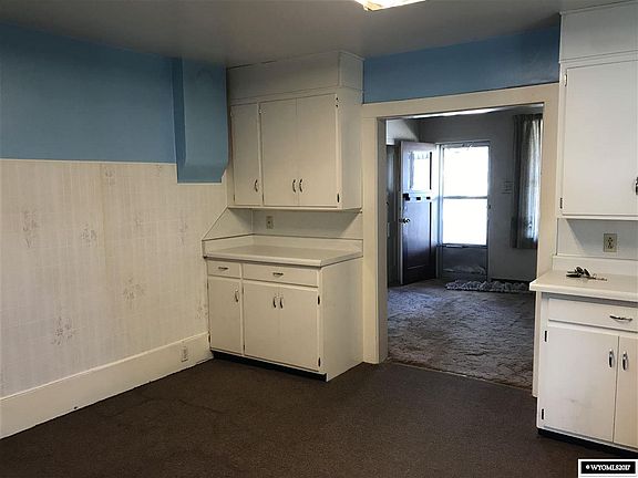 5th image of 105 Sherman St