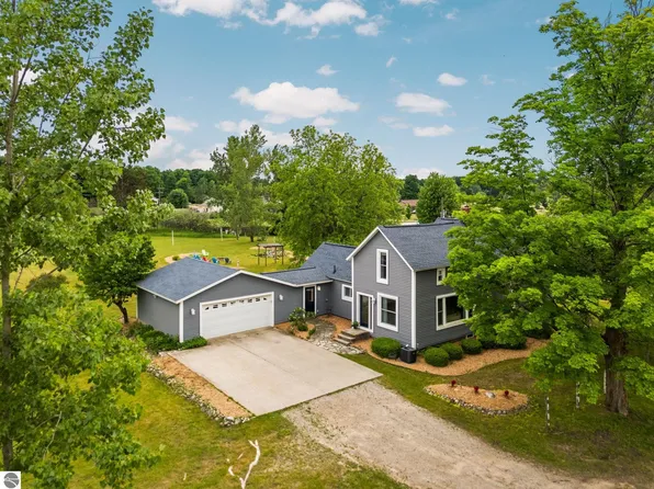 4223 Vance Rd, Traverse City, MI 49685