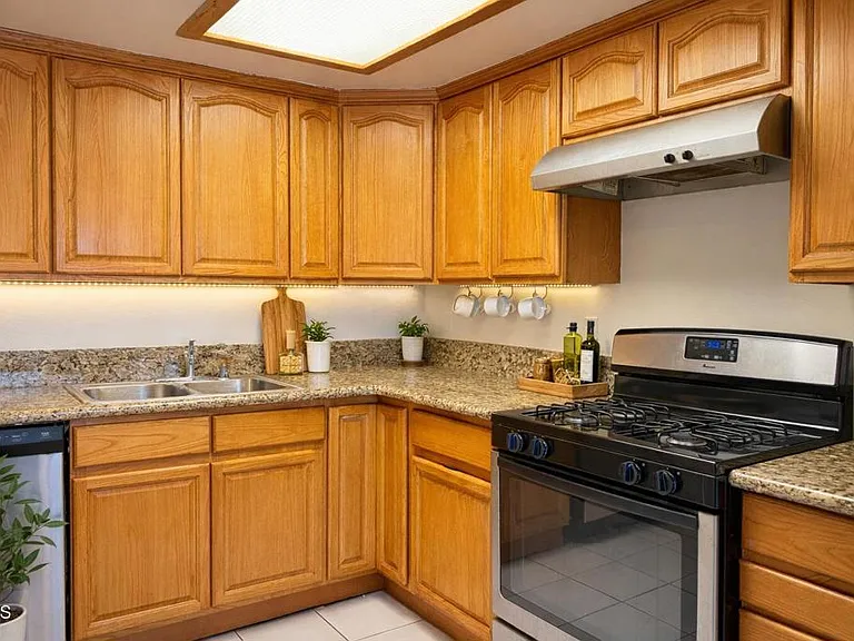 1522 S Baldwin Ave #4 — Photo 6