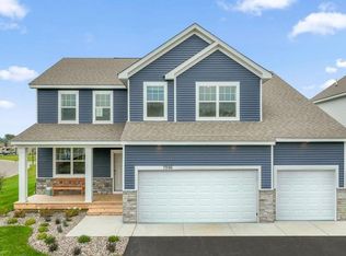 2083 Kestrel Dr, Shakopee, MN 55379