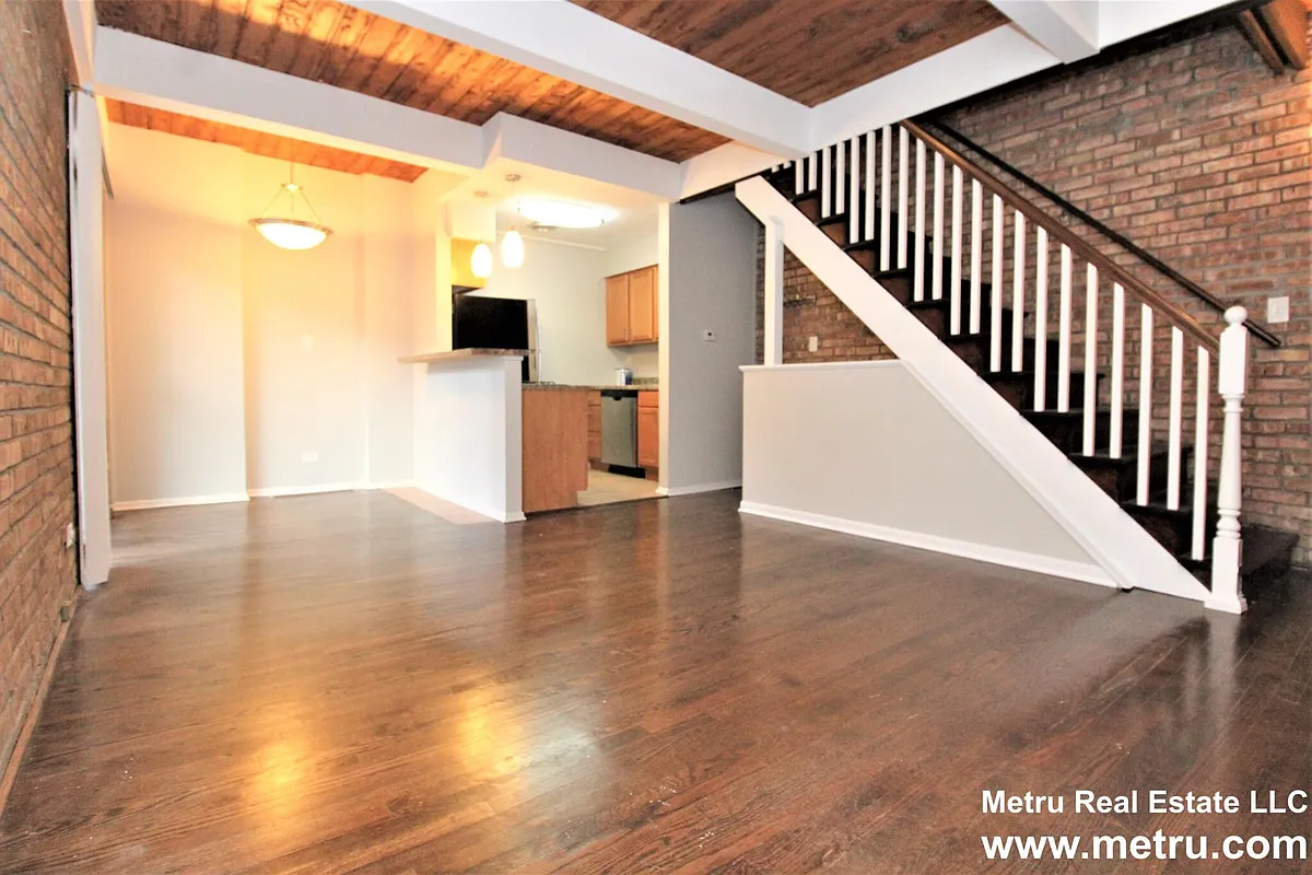Building Photo - 2714 N Mildred Ave #1