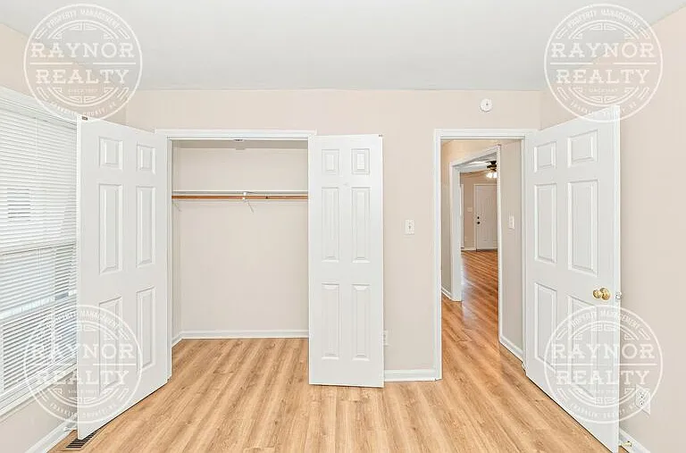 2102 W Knox St #B — Photo 8