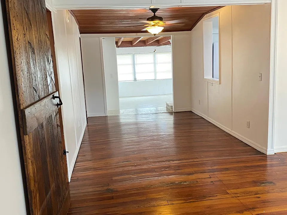 3235 Cedarbrook Dr