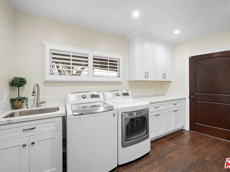 15434 Sutton St — Photo 22