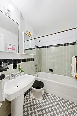 Rented by Compass | media 9
