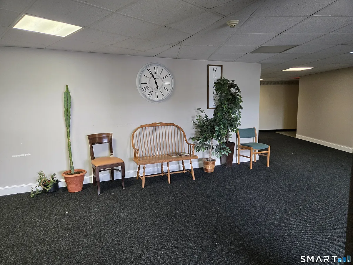 Building Photo - 2211 Cromwell Hills Dr #2211