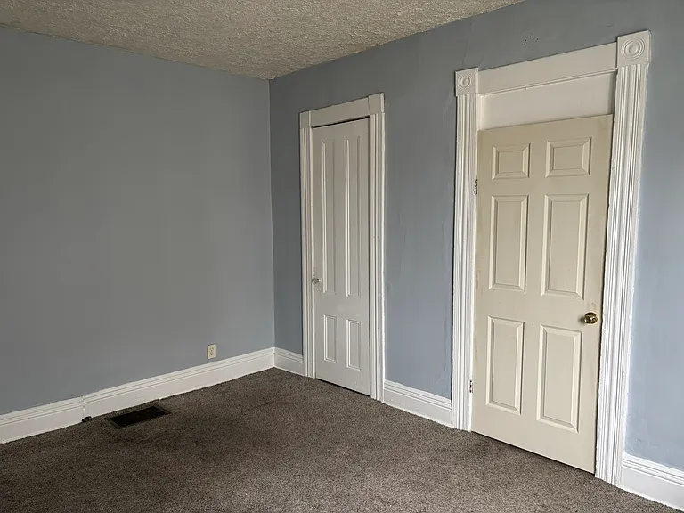 19 Grand Ave #5 — Photo 9