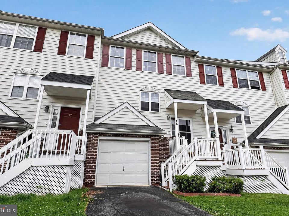 1st image of 15 Ann Marie Ct