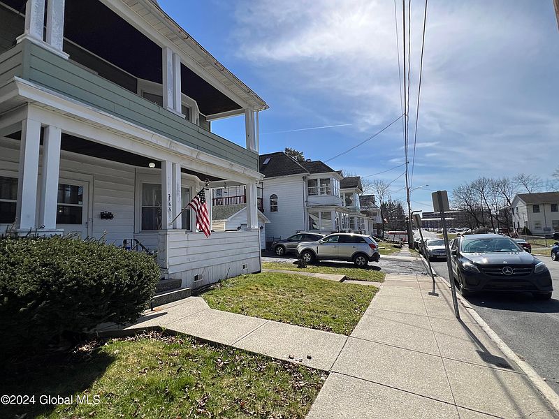 3rd image of 2166 13th Street