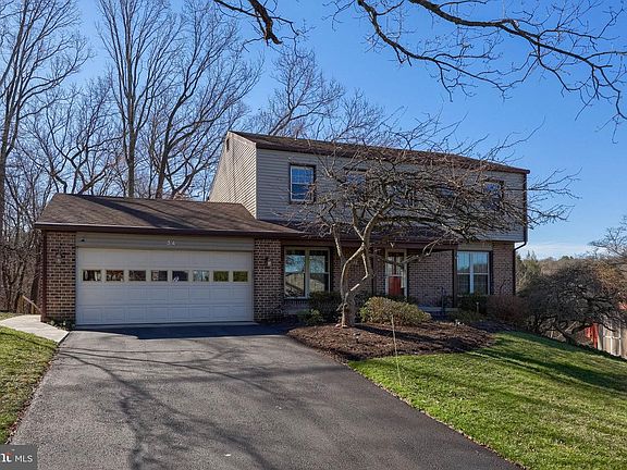 2nd image of 34 Eagle Ln