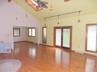 677 Bootleg Rd, Bernville, PA 19506