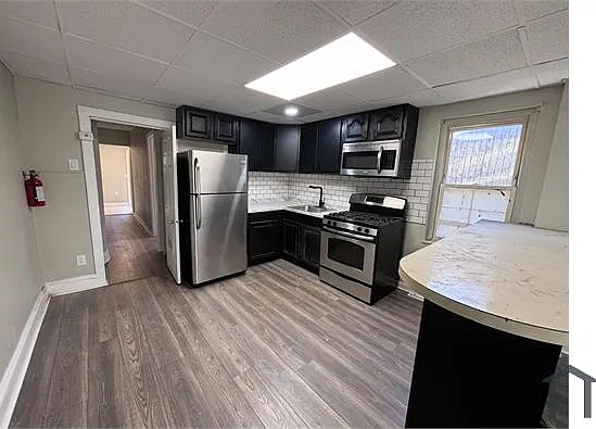 1636 E State St #1 — Photo 3