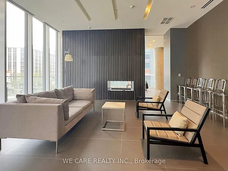 15 Grenville St #609 — Photo 17
