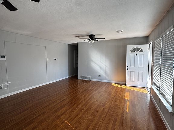 2nd image of 1601 Terminal Rd #A