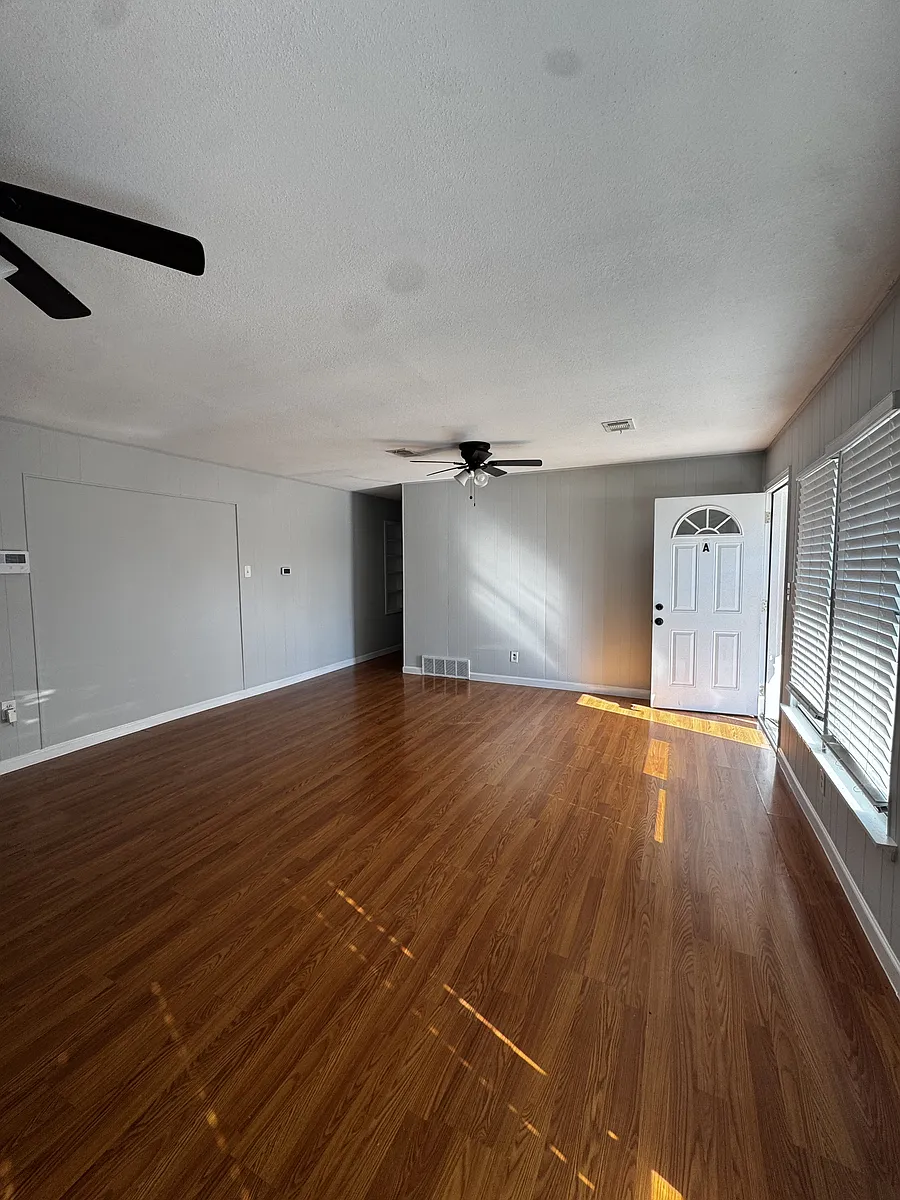 Building Photo - 1601 Terminal Rd #A