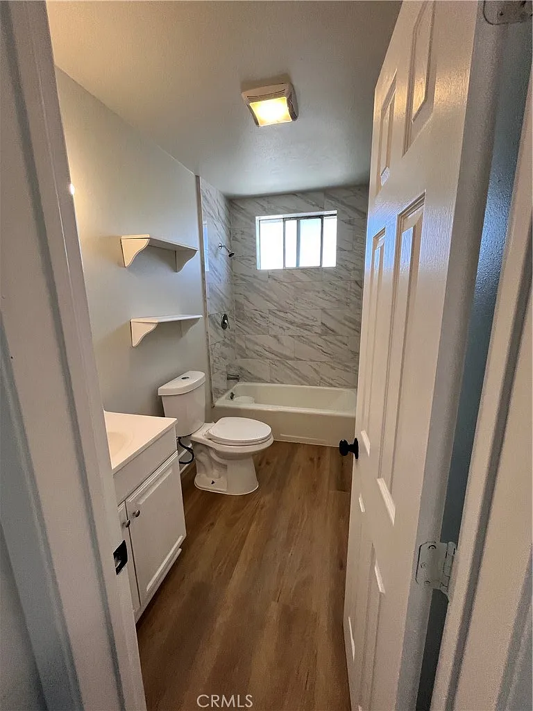 2 bed, 768 sqft, $2,300 — Photo 4