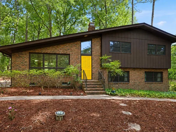 1904 Overland Dr, Chapel Hill, NC 27517